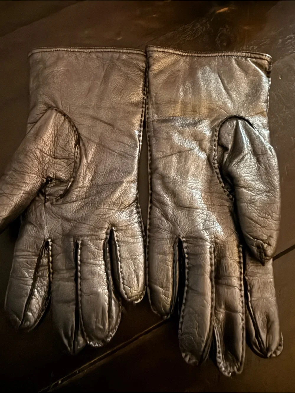 Burberry grey Leather womens size 7 Gloves with Logo Plaque 100% deerskin